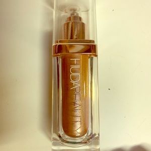 Huda Beauty N.Y.M.P.H. Body Highlighter